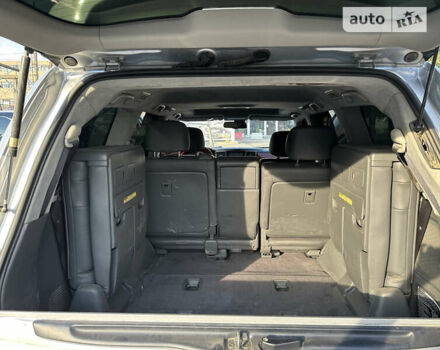 Серый Лексус ЛХ, объемом двигателя 5.66 л и пробегом 243 тыс. км за 25800 $, фото 77 на Automoto.ua