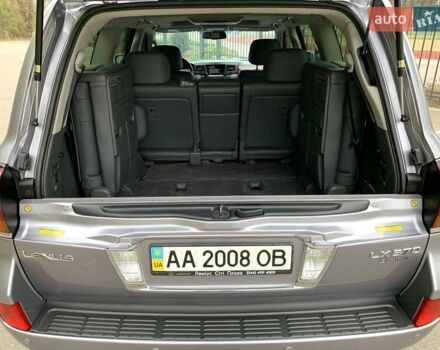 Серый Лексус ЛХ, объемом двигателя 5.66 л и пробегом 175 тыс. км за 32800 $, фото 62 на Automoto.ua