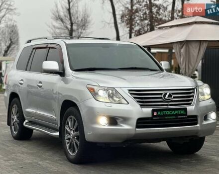 Серый Лексус ЛХ, объемом двигателя 5.66 л и пробегом 259 тыс. км за 21990 $, фото 3 на Automoto.ua