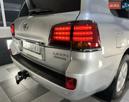 Серый Лексус ЛХ, объемом двигателя 5.66 л и пробегом 273 тыс. км за 24900 $, фото 61 на Automoto.ua