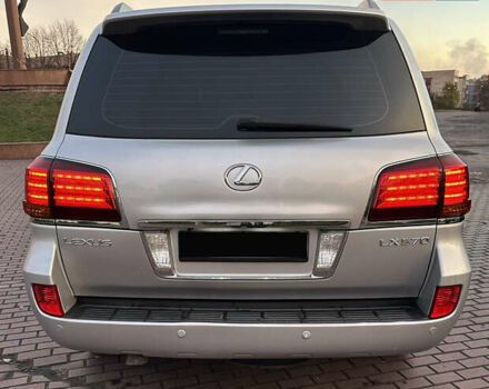Сірий Лексус ЛХ, об'ємом двигуна 5.66 л та пробігом 262 тис. км за 22999 $, фото 12 на Automoto.ua