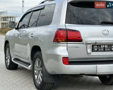 Серый Лексус ЛХ, объемом двигателя 5.7 л и пробегом 360 тыс. км за 19900 $, фото 8 на Automoto.ua