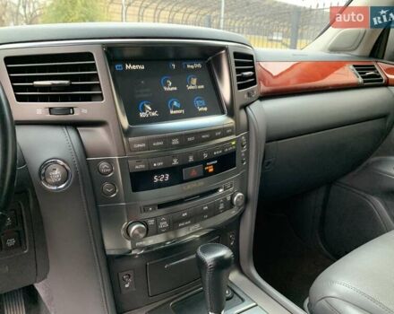 Серый Лексус ЛХ, объемом двигателя 5.66 л и пробегом 175 тыс. км за 32800 $, фото 49 на Automoto.ua