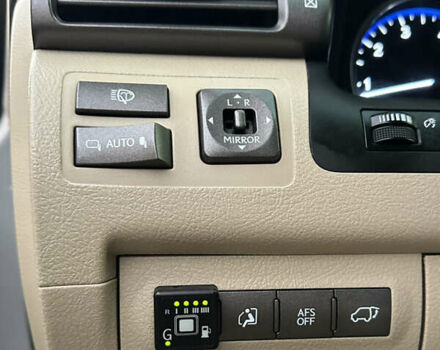 Сірий Лексус ЛХ, об'ємом двигуна 5.66 л та пробігом 262 тис. км за 22999 $, фото 30 на Automoto.ua