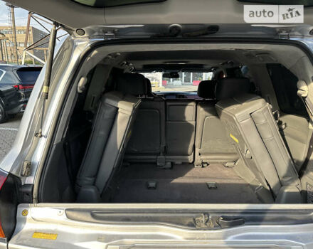 Серый Лексус ЛХ, объемом двигателя 5.66 л и пробегом 243 тыс. км за 25800 $, фото 75 на Automoto.ua