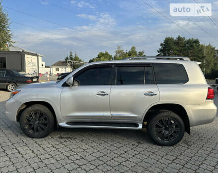 Серый Лексус ЛХ, объемом двигателя 5.66 л и пробегом 243 тыс. км за 25800 $, фото 3 на Automoto.ua