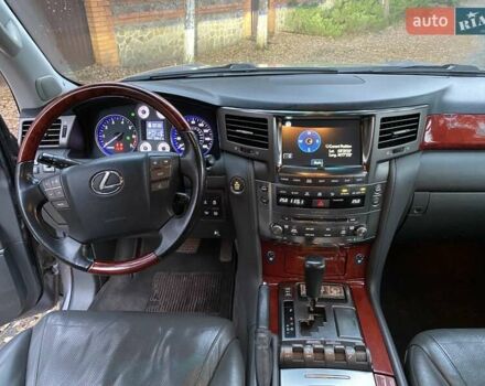 Сірий Лексус ЛХ, об'ємом двигуна 5.7 л та пробігом 295 тис. км за 21555 $, фото 36 на Automoto.ua