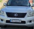 Сірий Лексус ЛХ, об'ємом двигуна 5.66 л та пробігом 210 тис. км за 18400 $, фото 1 на Automoto.ua