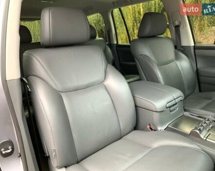 Серый Лексус ЛХ, объемом двигателя 5.66 л и пробегом 175 тыс. км за 32800 $, фото 40 на Automoto.ua