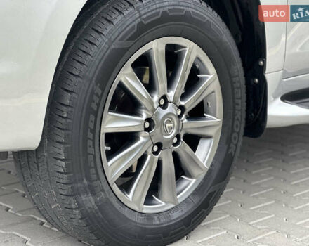 Серый Лексус ЛХ, объемом двигателя 5.7 л и пробегом 360 тыс. км за 19900 $, фото 31 на Automoto.ua