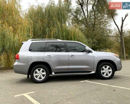 Серый Лексус ЛХ, объемом двигателя 5.66 л и пробегом 175 тыс. км за 32800 $, фото 8 на Automoto.ua