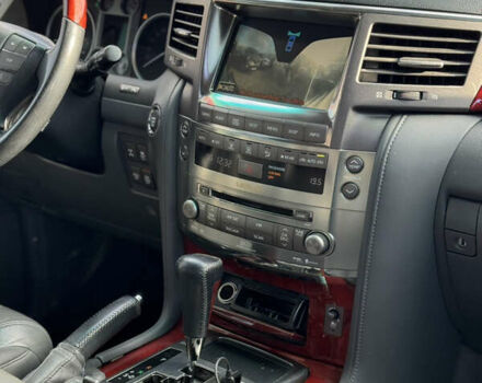 Сірий Лексус ЛХ, об'ємом двигуна 5.66 л та пробігом 303 тис. км за 22000 $, фото 35 на Automoto.ua