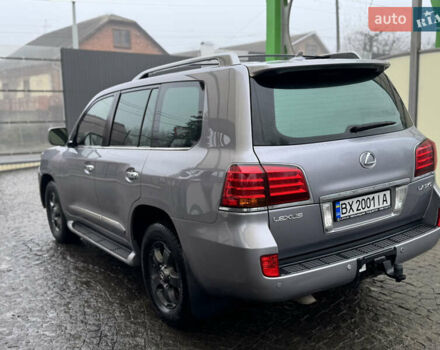 Серый Лексус ЛХ, объемом двигателя 5.66 л и пробегом 530 тыс. км за 25500 $, фото 5 на Automoto.ua