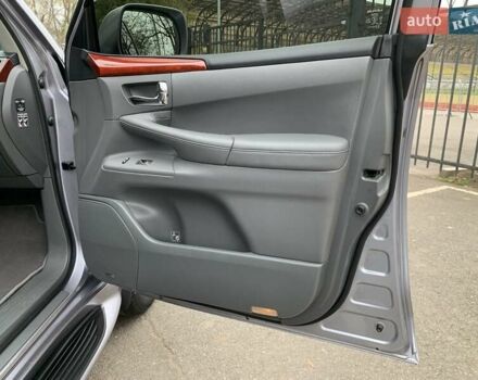 Серый Лексус ЛХ, объемом двигателя 5.66 л и пробегом 175 тыс. км за 32800 $, фото 36 на Automoto.ua