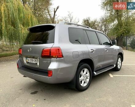 Серый Лексус ЛХ, объемом двигателя 5.66 л и пробегом 175 тыс. км за 32800 $, фото 5 на Automoto.ua