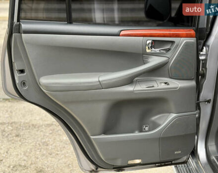 Сірий Лексус ЛХ, об'ємом двигуна 5.66 л та пробігом 246 тис. км за 24999 $, фото 21 на Automoto.ua