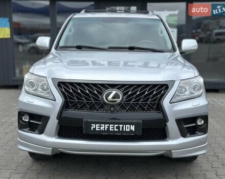 Серый Лексус ЛХ, объемом двигателя 5.66 л и пробегом 255 тыс. км за 24900 $, фото 4 на Automoto.ua