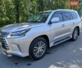 Сірий Лексус ЛХ, об'ємом двигуна 5.66 л та пробігом 245 тис. км за 45000 $, фото 1 на Automoto.ua