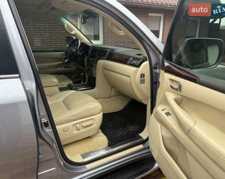 Серый Лексус ЛХ, объемом двигателя 5.66 л и пробегом 221 тыс. км за 32500 $, фото 16 на Automoto.ua