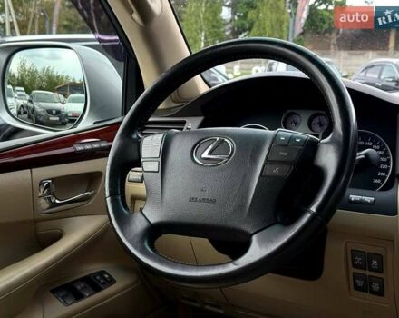 Сірий Лексус ЛХ, об'ємом двигуна 5.66 л та пробігом 235 тис. км за 27191 $, фото 42 на Automoto.ua