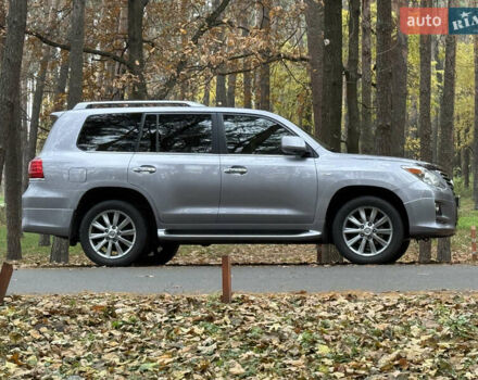 Серый Лексус ЛХ, объемом двигателя 5.66 л и пробегом 221 тыс. км за 32500 $, фото 3 на Automoto.ua