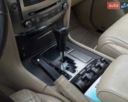 Сірий Лексус ЛХ, об'ємом двигуна 5.66 л та пробігом 235 тис. км за 27191 $, фото 31 на Automoto.ua