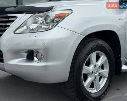 Сірий Лексус ЛХ, об'ємом двигуна 5.66 л та пробігом 235 тис. км за 27191 $, фото 61 на Automoto.ua