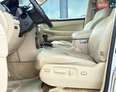 Сірий Лексус ЛХ, об'ємом двигуна 5.66 л та пробігом 235 тис. км за 27191 $, фото 17 на Automoto.ua