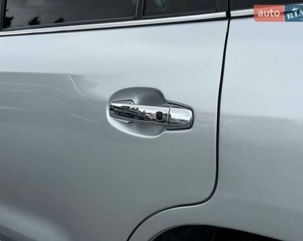 Сірий Лексус ЛХ, об'ємом двигуна 5.66 л та пробігом 235 тис. км за 27191 $, фото 34 на Automoto.ua