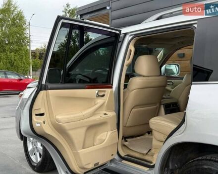 Сірий Лексус ЛХ, об'ємом двигуна 5.66 л та пробігом 235 тис. км за 27191 $, фото 35 на Automoto.ua