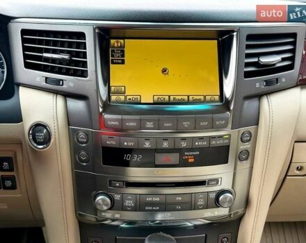 Сірий Лексус ЛХ, об'ємом двигуна 5.66 л та пробігом 235 тис. км за 27191 $, фото 28 на Automoto.ua