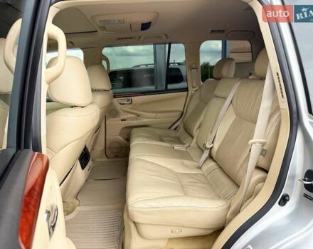 Сірий Лексус ЛХ, об'ємом двигуна 5.66 л та пробігом 235 тис. км за 27191 $, фото 39 на Automoto.ua