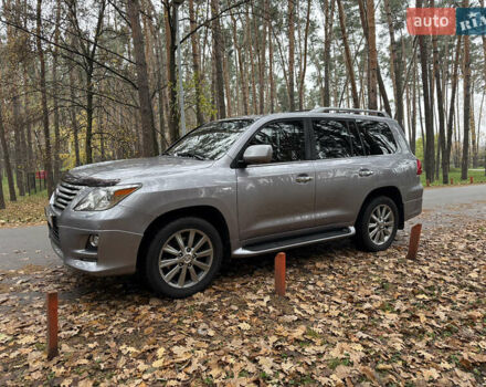 Серый Лексус ЛХ, объемом двигателя 5.66 л и пробегом 225 тыс. км за 29900 $, фото 7 на Automoto.ua