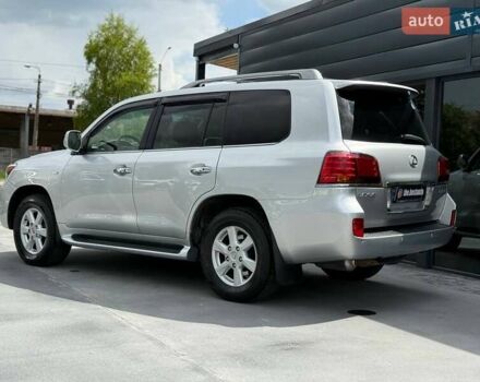 Сірий Лексус ЛХ, об'ємом двигуна 5.66 л та пробігом 235 тис. км за 27191 $, фото 3 на Automoto.ua