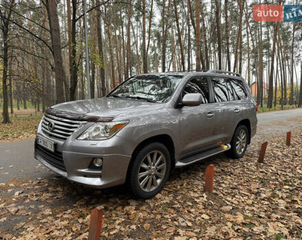 Серый Лексус ЛХ, объемом двигателя 5.66 л и пробегом 225 тыс. км за 29900 $, фото 9 на Automoto.ua