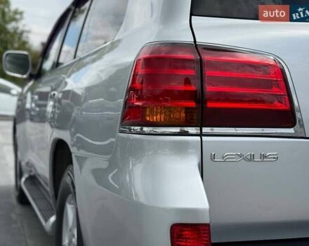 Сірий Лексус ЛХ, об'ємом двигуна 5.66 л та пробігом 235 тис. км за 27191 $, фото 10 на Automoto.ua