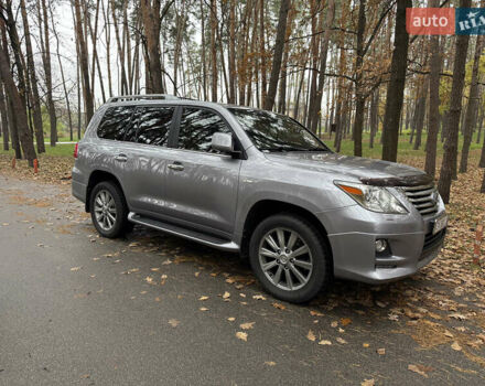 Серый Лексус ЛХ, объемом двигателя 5.66 л и пробегом 221 тыс. км за 32500 $, фото 9 на Automoto.ua