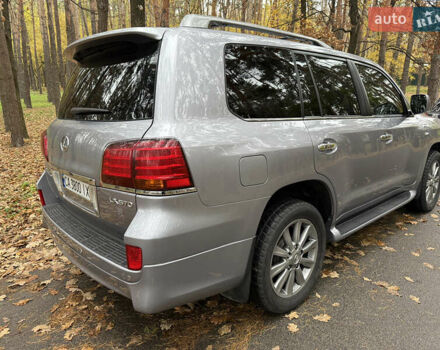 Серый Лексус ЛХ, объемом двигателя 5.66 л и пробегом 221 тыс. км за 32500 $, фото 5 на Automoto.ua