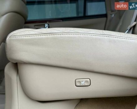 Сірий Лексус ЛХ, об'ємом двигуна 5.66 л та пробігом 235 тис. км за 27191 $, фото 40 на Automoto.ua