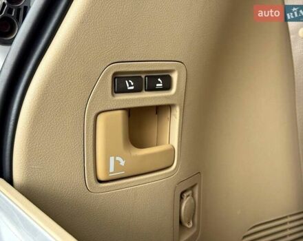 Сірий Лексус ЛХ, об'ємом двигуна 5.66 л та пробігом 235 тис. км за 27191 $, фото 52 на Automoto.ua