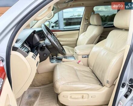 Сірий Лексус ЛХ, об'ємом двигуна 5.66 л та пробігом 235 тис. км за 27191 $, фото 19 на Automoto.ua