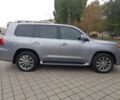 Серый Лексус ЛХ, объемом двигателя 5.7 л и пробегом 220 тыс. км за 27800 $, фото 4 на Automoto.ua