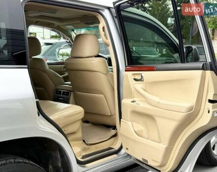 Сірий Лексус ЛХ, об'ємом двигуна 5.66 л та пробігом 235 тис. км за 27191 $, фото 48 на Automoto.ua