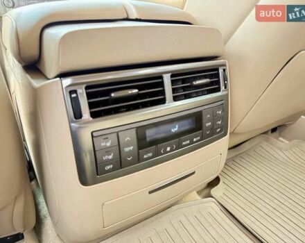 Сірий Лексус ЛХ, об'ємом двигуна 5.66 л та пробігом 235 тис. км за 27191 $, фото 41 на Automoto.ua