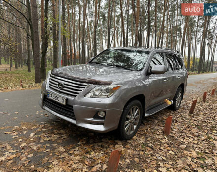 Серый Лексус ЛХ, объемом двигателя 5.66 л и пробегом 221 тыс. км за 32500 $, фото 7 на Automoto.ua
