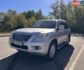 Сірий Лексус ЛХ, об'ємом двигуна 5.66 л та пробігом 318 тис. км за 23000 $, фото 1 на Automoto.ua