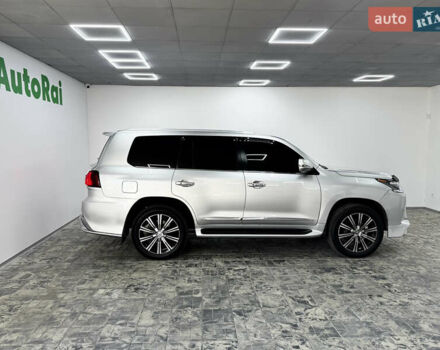 Серый Лексус ЛХ, объемом двигателя 5.66 л и пробегом 250 тыс. км за 29999 $, фото 2 на Automoto.ua