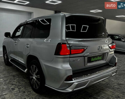 Серый Лексус ЛХ, объемом двигателя 5.66 л и пробегом 250 тыс. км за 29999 $, фото 5 на Automoto.ua