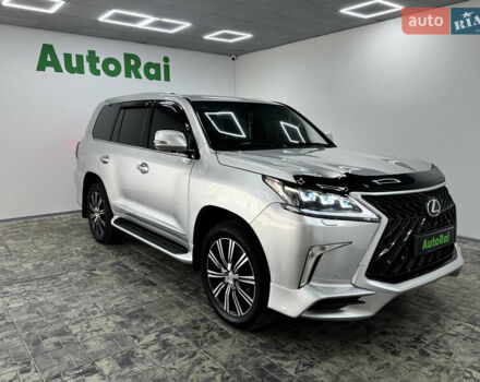 Серый Лексус ЛХ, объемом двигателя 5.66 л и пробегом 250 тыс. км за 29999 $, фото 1 на Automoto.ua