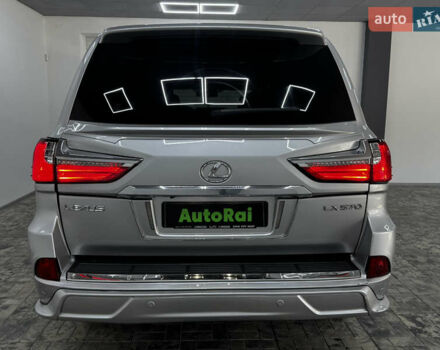 Серый Лексус ЛХ, объемом двигателя 5.66 л и пробегом 250 тыс. км за 29999 $, фото 4 на Automoto.ua